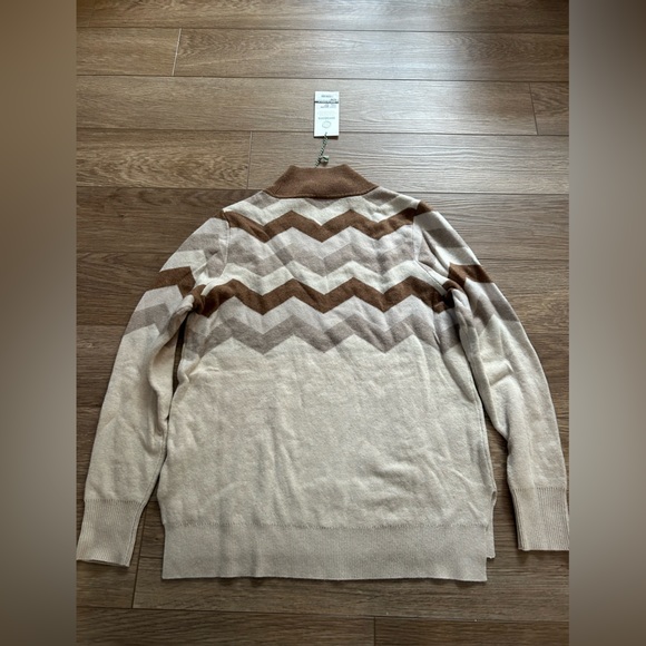 Aventura sweater NWT - Picture 3 of 6